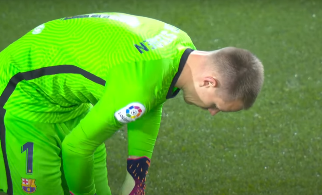 Ter Stegen Out : Barcelone en Quête d'un Gardien Remplaçant